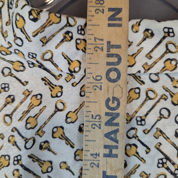 Chico's Size 3 (Typical XL) Button Down Blouse With Key Design/Pattern Viscose - Picture 9 of 10